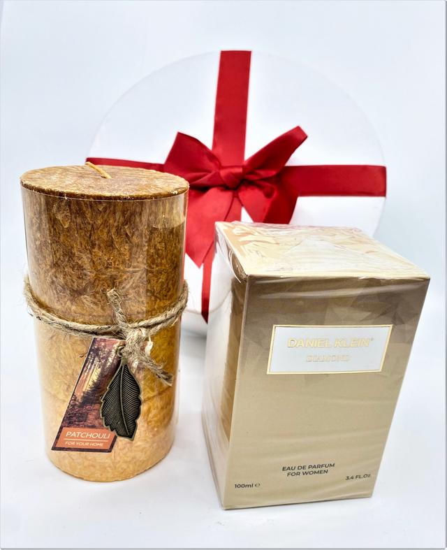 Pachet cadou pentru dama cu lumanare parfumata si Parfum de dama Daniel Klein Diamond SUM1041.04
