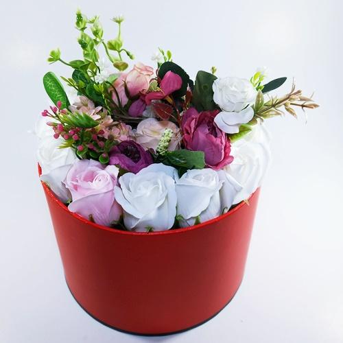 Aranjament floral cu trandafiri de culoare Alb, 16 cm